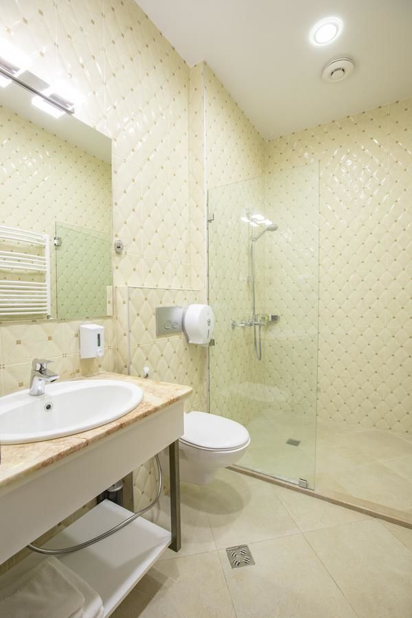 Курортные отели Park Hotel Tskaltubo Цхалтубо